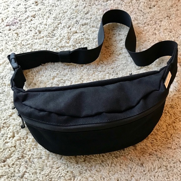 fanny pack poshmark